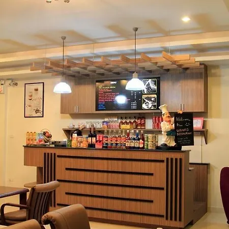 โรงแรม Oyo 146 Rivana Boutique By Sandara 3*