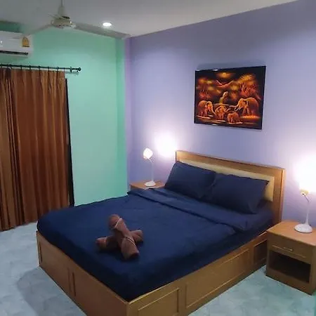 Traveller's Rest Sports Bar Guest house Pattaya