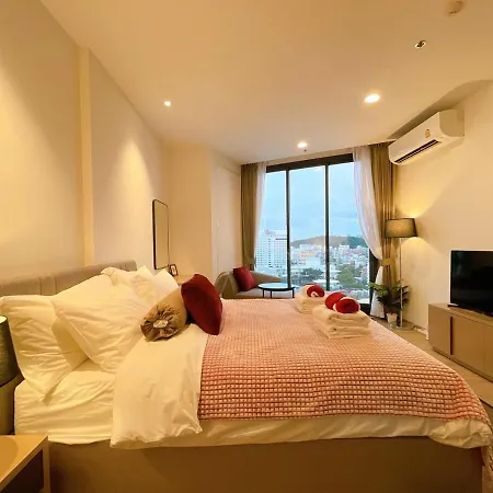 The Edge Seaview Apartment Pattaya
