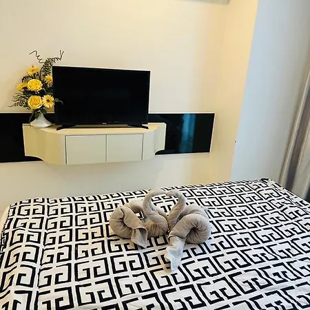 Center View Apartment *