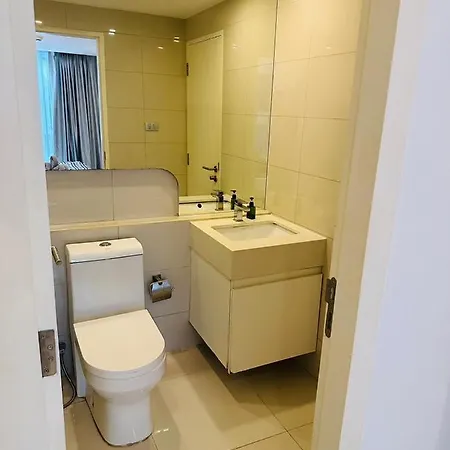 Center View Apartment *