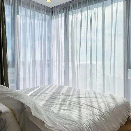 Edge Luxury 2bedroom High Floor Front Seaview With Balcony & Jacuzzi * Pattaya
