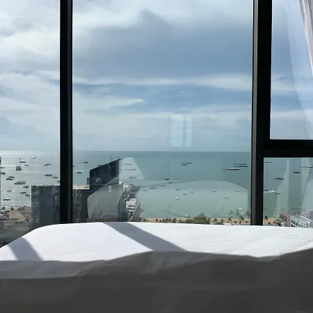 Apartment Edge Luxury 2bedroom High Floor Front Seaview With Balcony & Jacuzzi