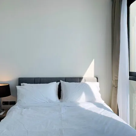 Edge Luxury 2bedroom High Floor Front Seaview With Balcony & Jacuzzi Apartment