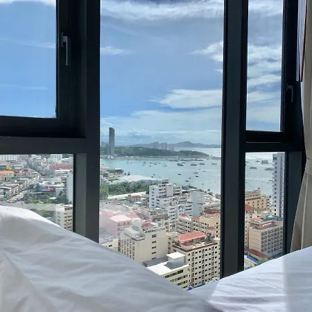 Apartment Edge Luxury 2bedroom High Floor Front Seaview With Balcony & Jacuzzi Pattaya