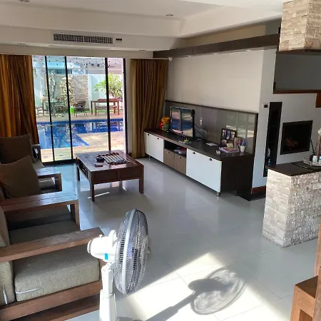 3 Bedrooms 2 Bathrooms Pool *