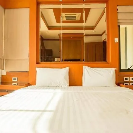 3 Bedrooms 2 Bathrooms Pool *