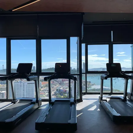 Edge Luxury 2bedroom High Floor Front Seaview With Balcony & Jacuzzi