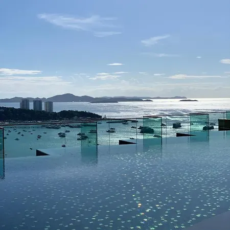 Edge Luxury 2bedroom High Floor Front Seaview With Balcony & Jacuzzi