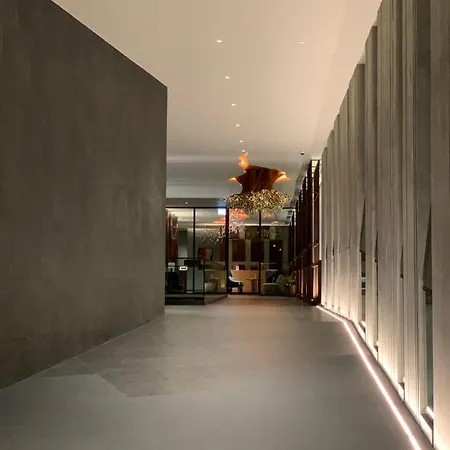 Edge Luxury 2bedroom High Floor Front Seaview With Balcony & Jacuzzi