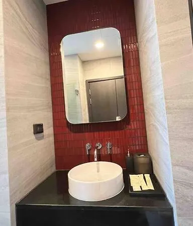 Edge Bj Apartment Pattaya