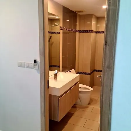 Apartment Large 2 Bedroom In Pratumnak *