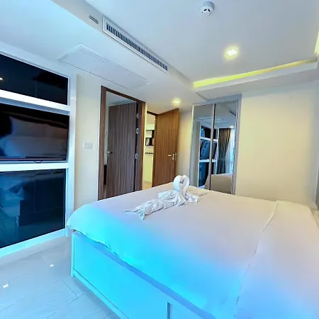 Grand Avenue Apartment *