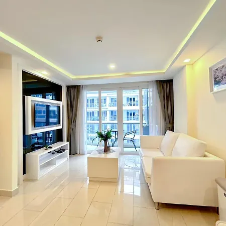 Grand Avenue * Pattaya