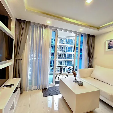 Grand Avenue * Pattaya