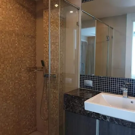 Centara Avenue 2 Bedrooms Pool View อพาร์ทเม้น Pattaya