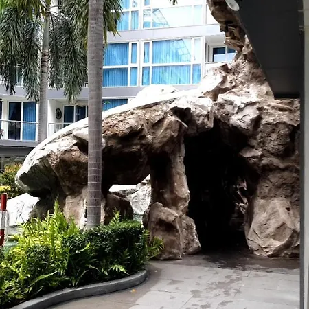 Centara Avenue 2 Bedrooms Pool View อพาร์ทเม้น Pattaya