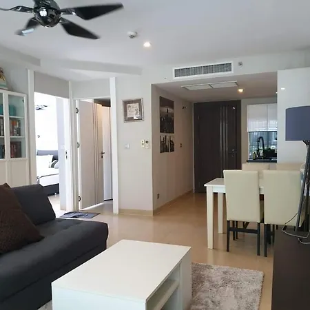 Centara Avenue 2 Bedrooms Pool View อพาร์ทเม้น