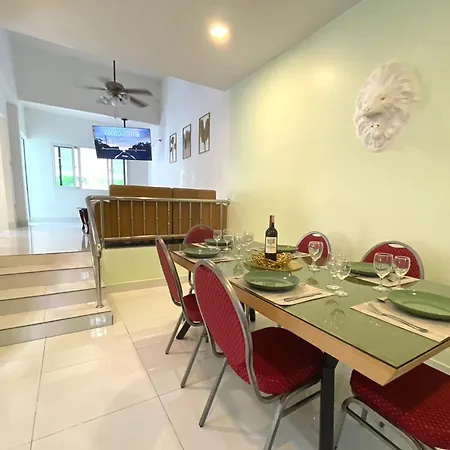 Kouac - House Walking Street 3 Bedrooms Pattaya
