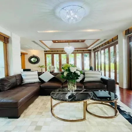 Yizen Beachfront Seaview Pattaya