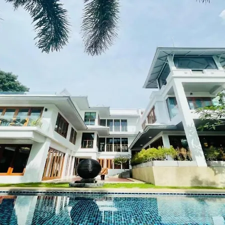 Yizen Beachfront Seaview Villa *