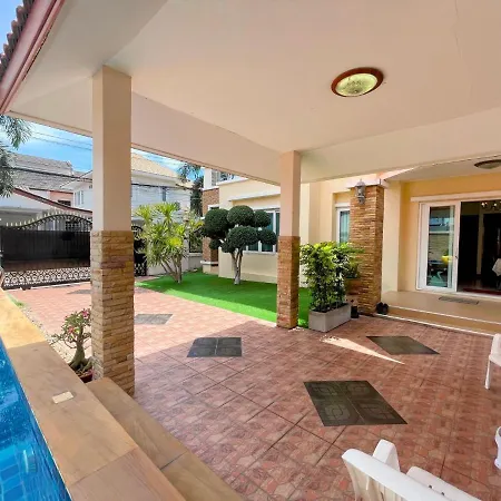 Summer Pool Villa Pattaya