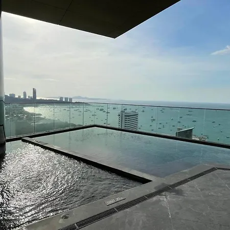 Edge Seaside Luxury Stylish Steps Away From