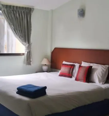 Kingfisher House And Bar บ้านพัก 3*