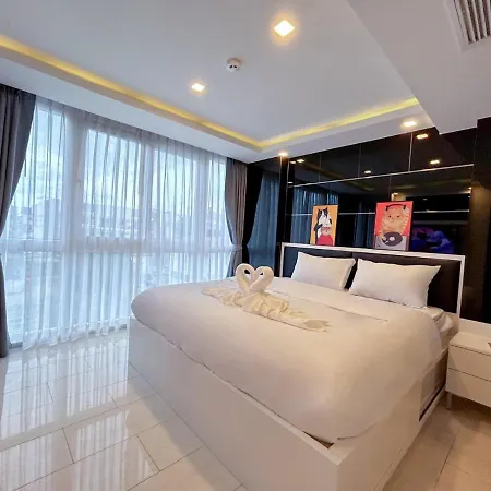 Grand Avenue Apartment *