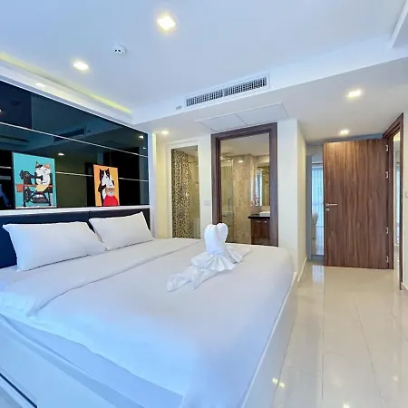 Grand Avenue Apartment *