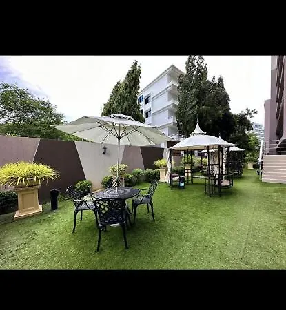 Acandia Center Suites Apartment Pattaya