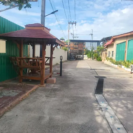 โรงแรม Ekaluk Place