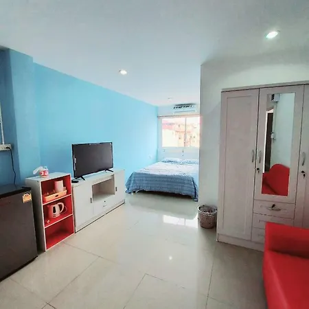 Orca Bar & Restaurant Hostel Pattaya