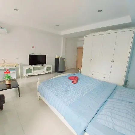 Hostel Orca Bar & Restaurant Pattaya