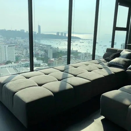 The Base 网红公寓 市中心核心区顶层无边泳池俯瞰整个芭堤雅海湾 อพาร์ทเม้น Pattaya