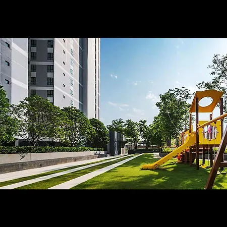 อพาร์ทเม้น The Base 网红公寓 市中心核心区顶层无边泳池俯瞰整个芭堤雅海湾 Pattaya