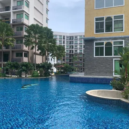 High Floor Pool View Near Walking Street Arcadia 高楼层泳池景 高速网络 智能电视 อพาร์ทเม้น