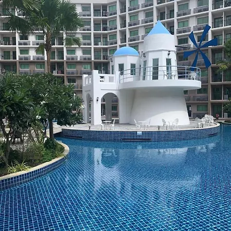 High Floor Pool View Near Walking Street Arcadia 高楼层泳池景 高速网络 智能电视 อพาร์ทเม้น Pattaya