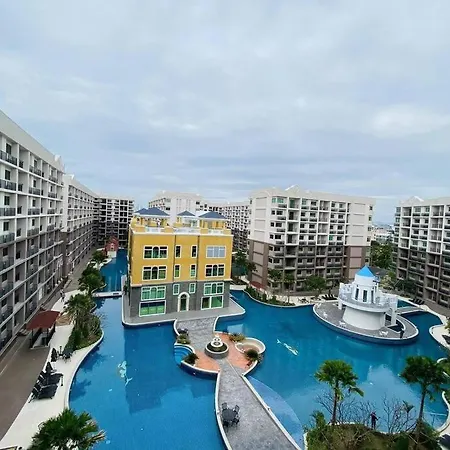 Arcadia Continental 1 Bedroom Pool View Apartment Pattaya