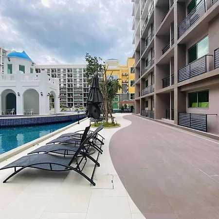 Arcadia Continental 1 Bedroom Pool View Apartment