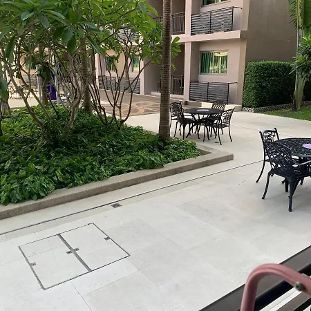 A1步行街附近 豪华公寓 1楼直通泳池arcadia 高速网络智能电视 Apartment Pattaya