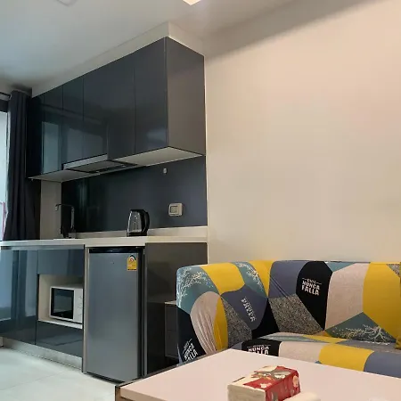 A1步行街附近 豪华公寓 1楼直通泳池arcadia 高速网络智能电视 Apartment Pattaya