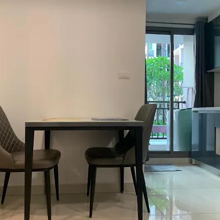 A1步行街附近 豪华公寓 1楼直通泳池arcadia 高速网络智能电视 Apartment *