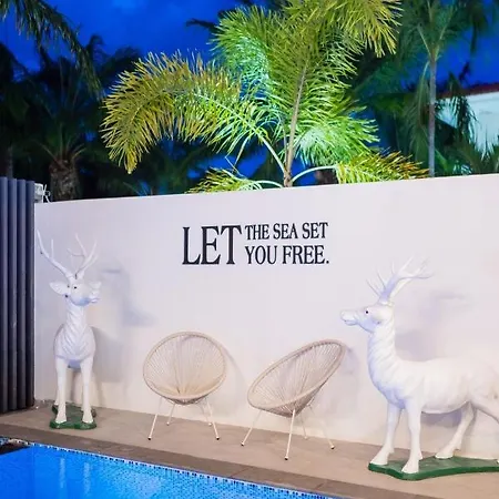 Hollywood Luxury Poolvilla Walking Street 4 Bedrooms วิลล่า