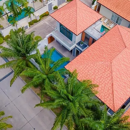 Hollywood Luxury Poolvilla Walking Street 4 Bedrooms วิลล่า