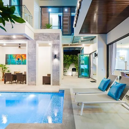 Hollywood Luxury Poolvilla Walking Street 4 Bedrooms *