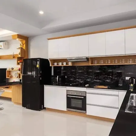 Villa Lagoon 5 Bedroom Pool Pattaya