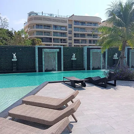 Arcadia Center Apartment *