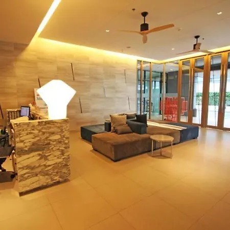 Apartment 市中心无边泳池公寓