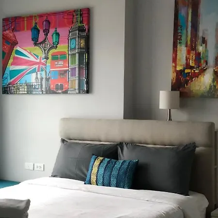 市中心无边泳池公寓 Apartment